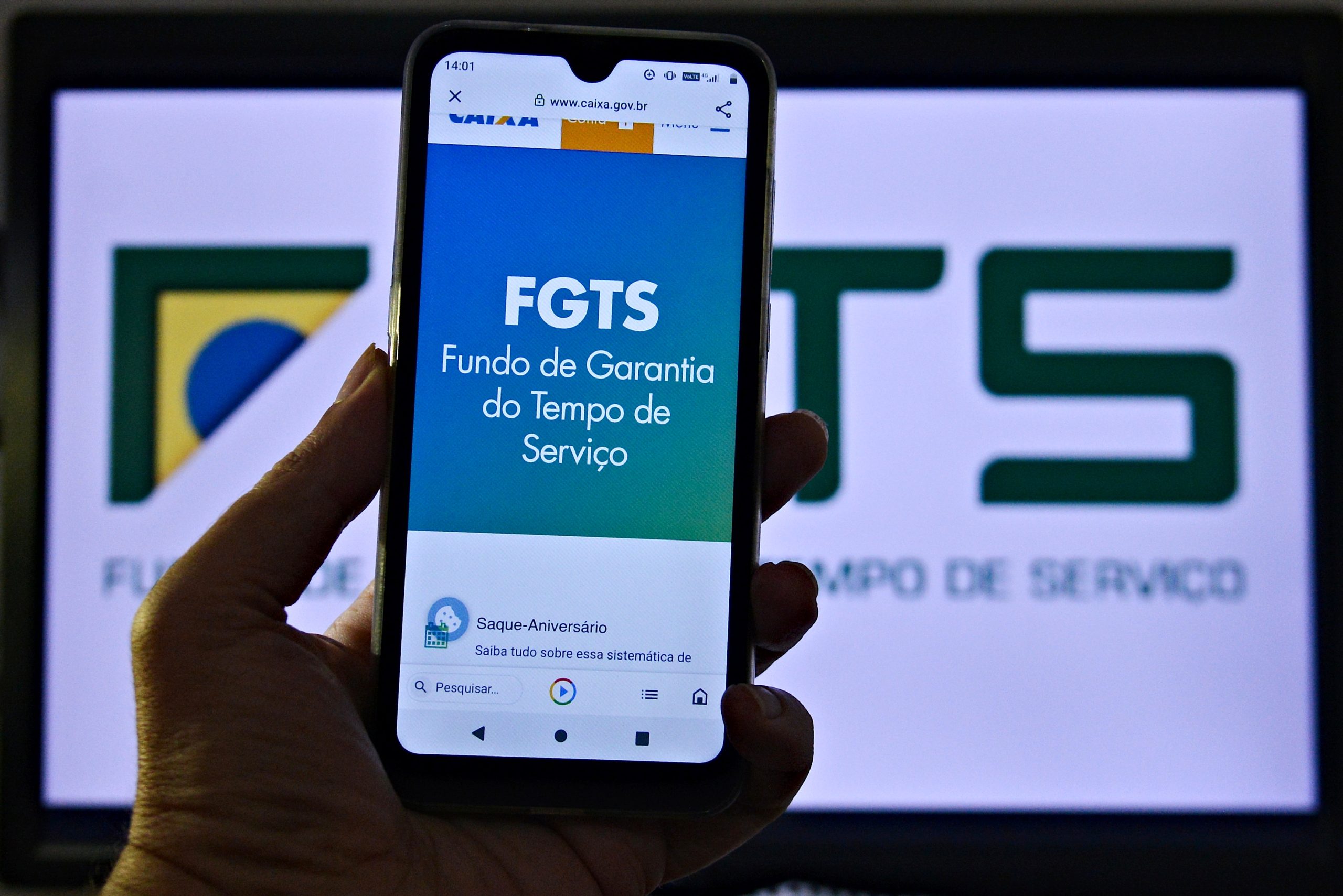 FGTS: entenda se vale usar o fundo para quitar dívidas, e saiba riscos e cuidados para o trabalhador